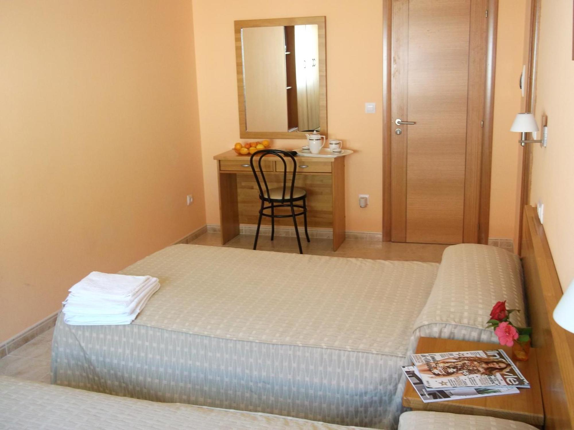 Hostal Pereirina Cee Exterior photo