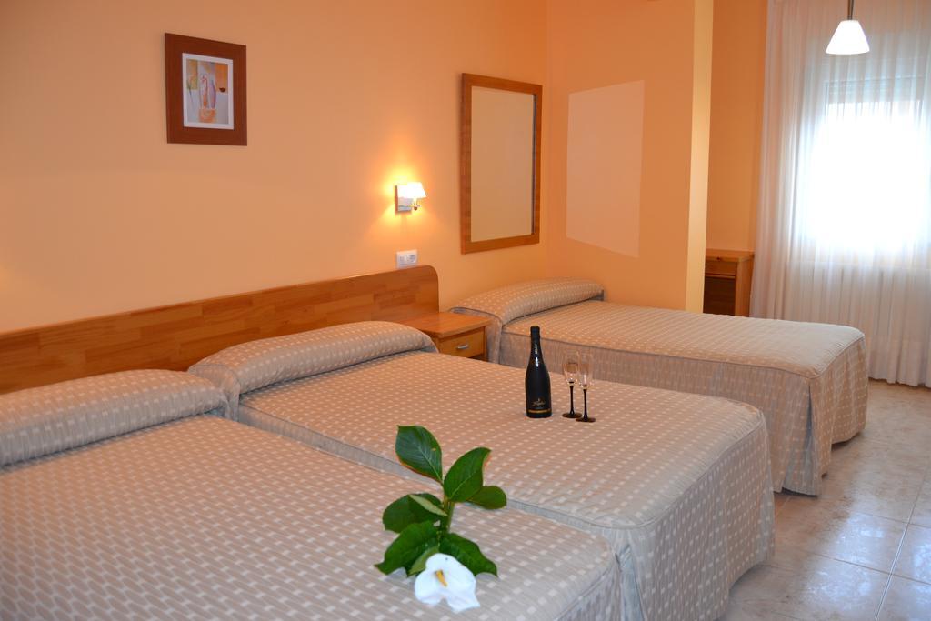 Hostal Pereirina Cee Exterior photo