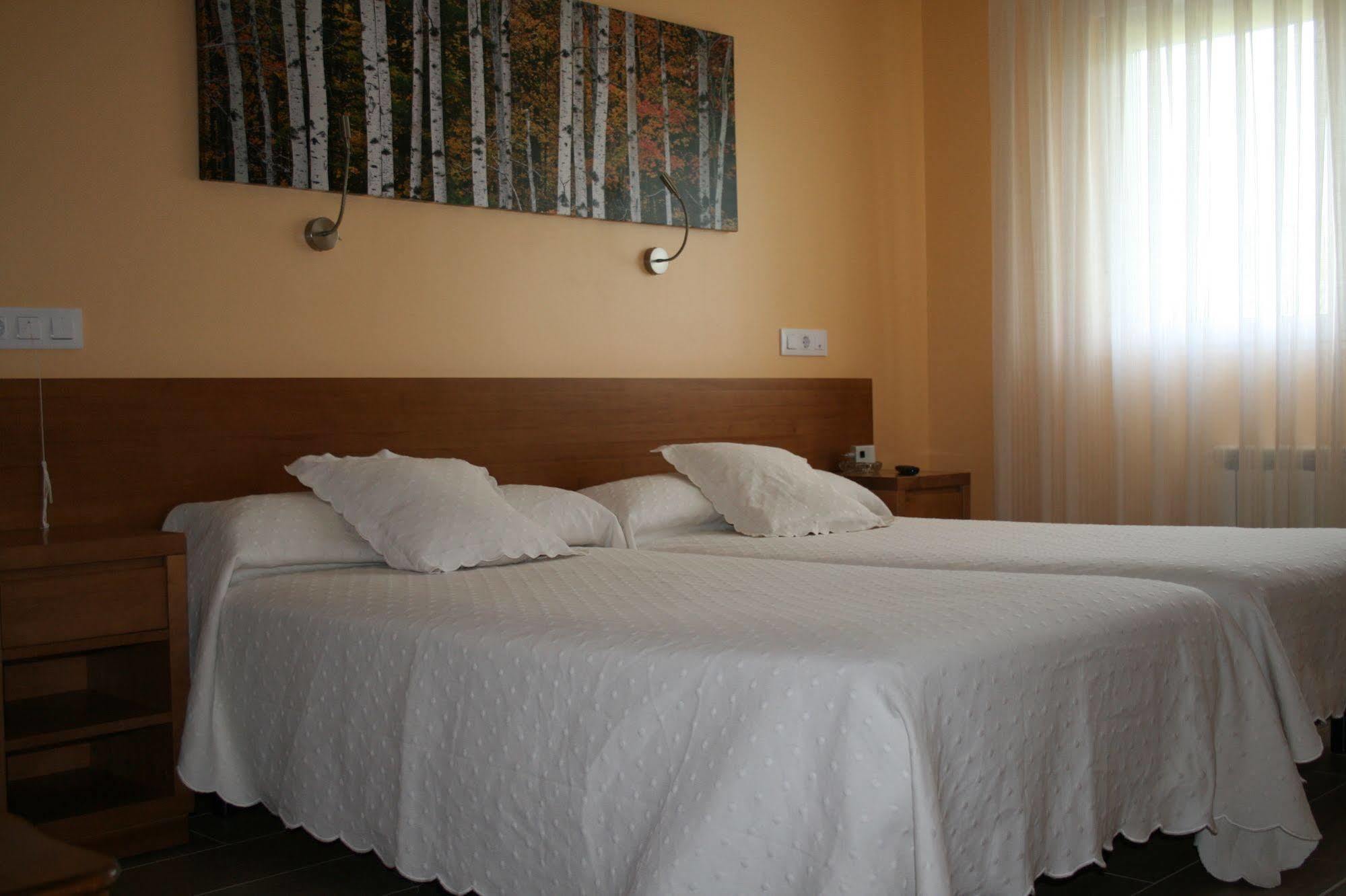 Hostal Pereirina Cee Exterior photo