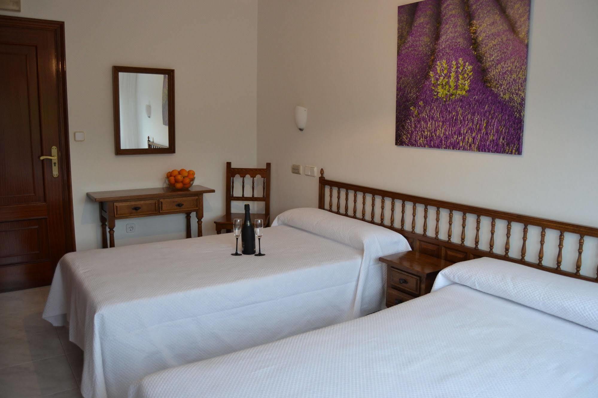 Hostal Pereirina Cee Exterior photo