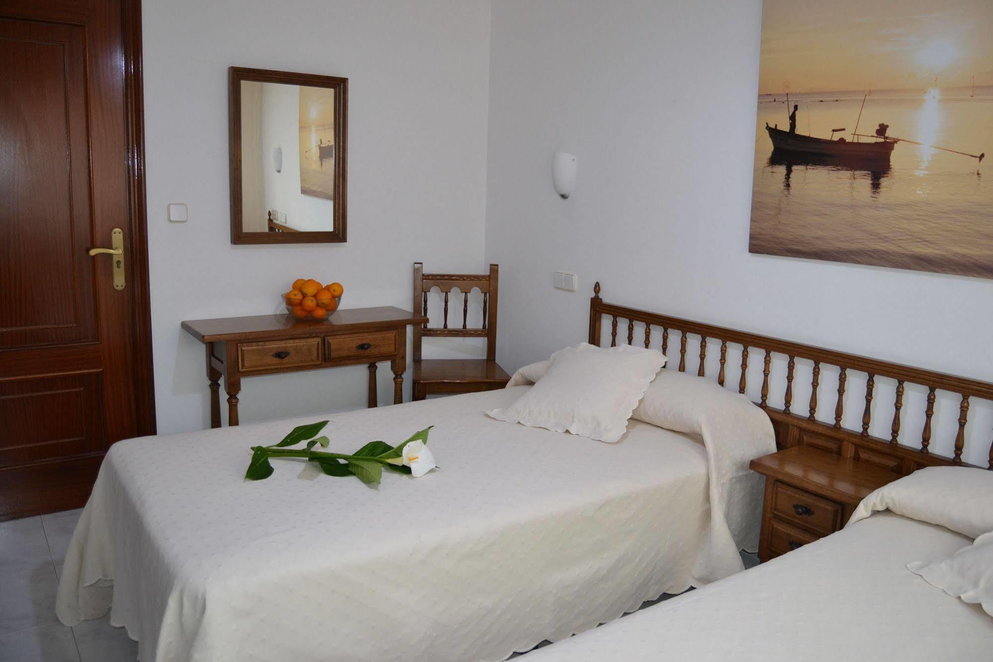 Hostal Pereirina Cee Exterior photo