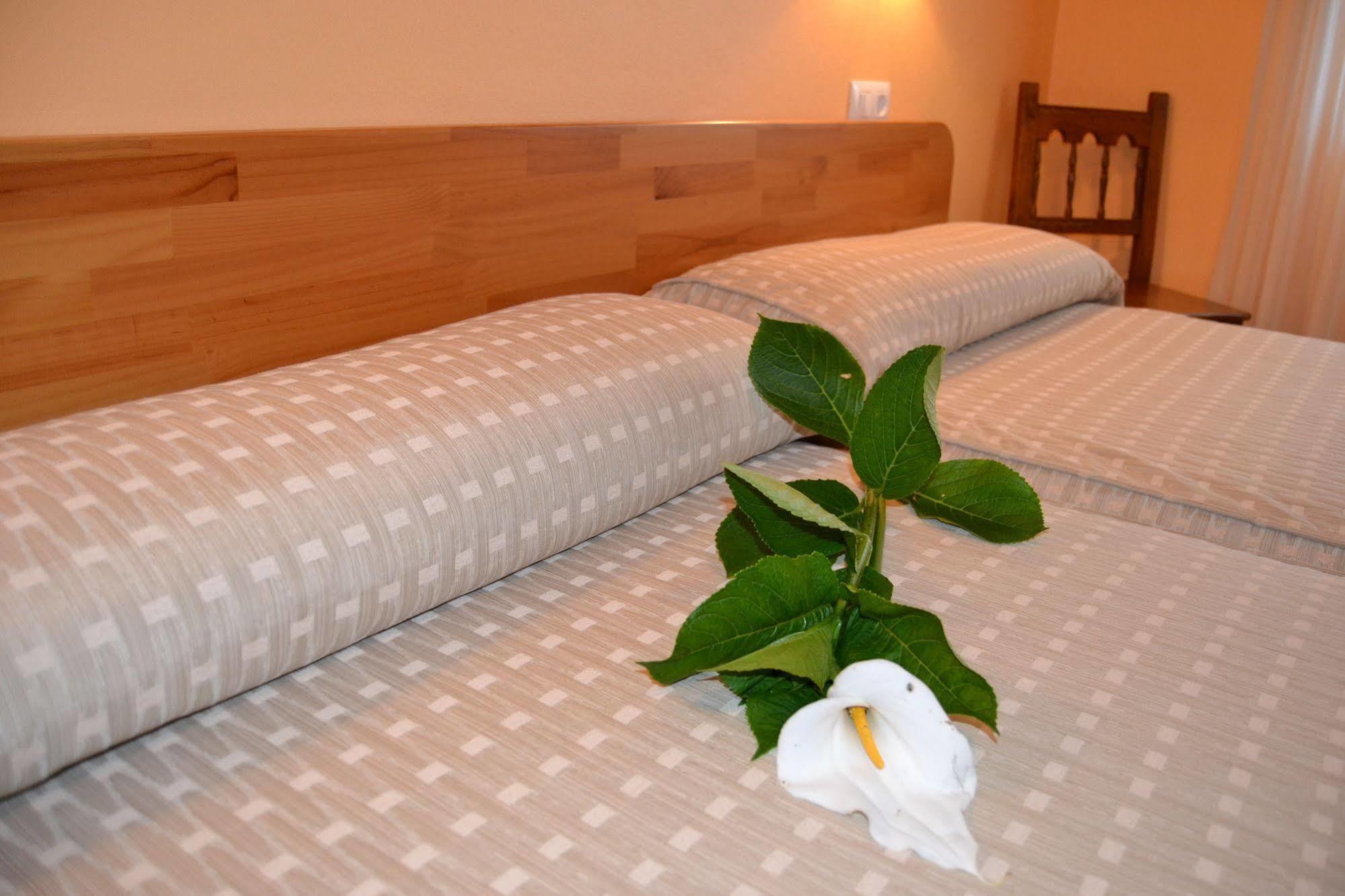 Hostal Pereirina Cee Exterior photo